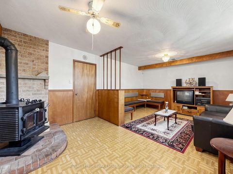 Photo 27 at 86 Whitburn Crescent, CFB, Toronto