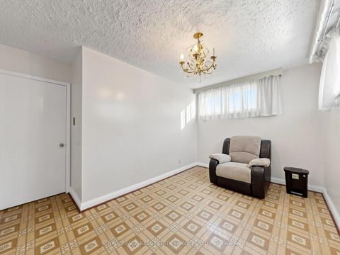 Photo 33 at 86 Whitburn Crescent, CFB, Toronto