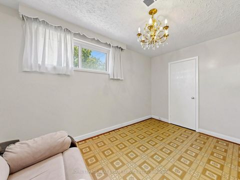 Photo 34 at 86 Whitburn Crescent, CFB, Toronto