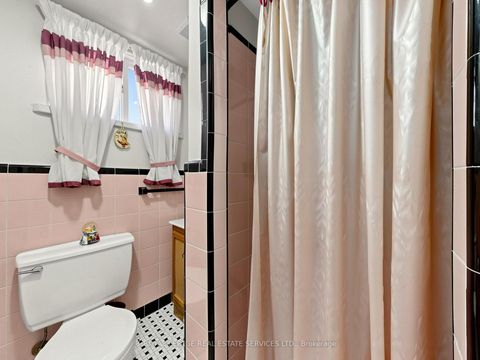 Photo 39 at 86 Whitburn Crescent, CFB, Toronto