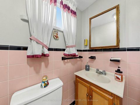 Photo 40 at 86 Whitburn Crescent, CFB, Toronto