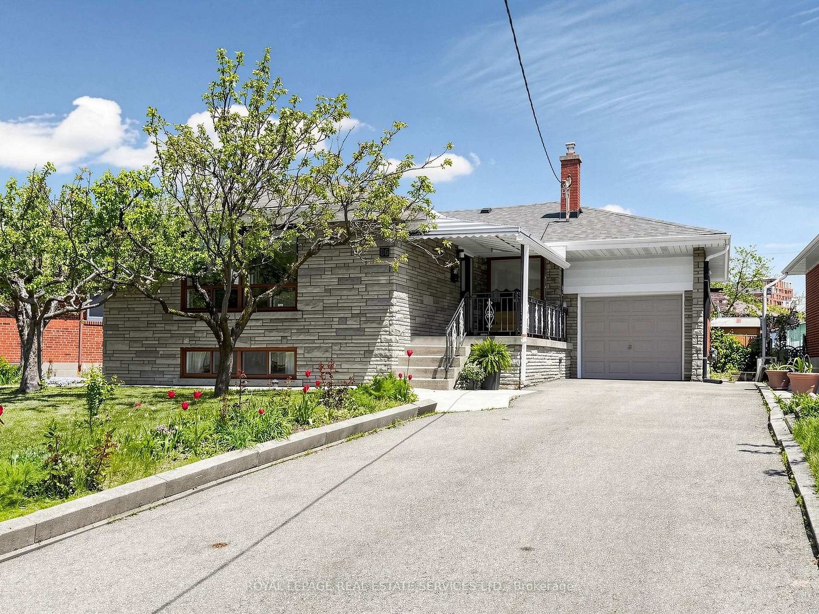 86 Whitburn Crescent, CFB, Toronto 