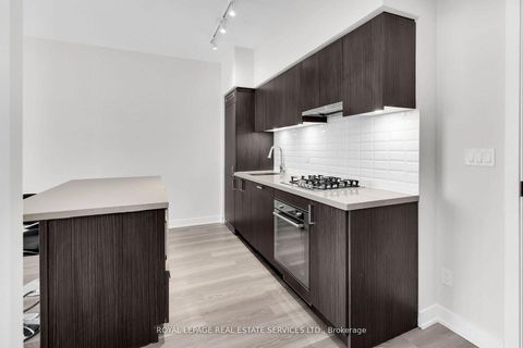 Photo 2 at 1104 - 501 St Clair Avenue W, Casa Loma, Toronto