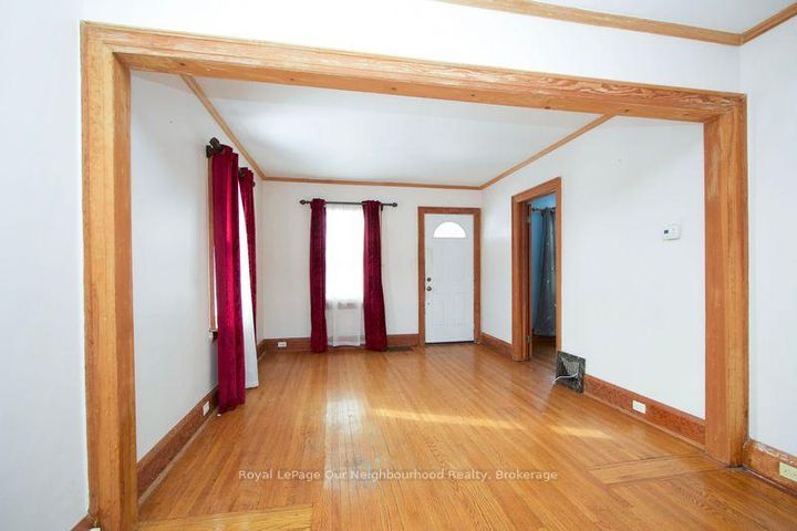 Photo 5 at 65 Gladstone Avenue, McLaughlin, Oshawa