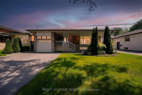 Photo 0 at 19 Wall Avenue, Pelmo Park W4, Toronto
