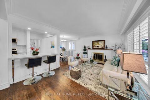 Photo 2 at 19 Wall Avenue, Pelmo Park W4, Toronto