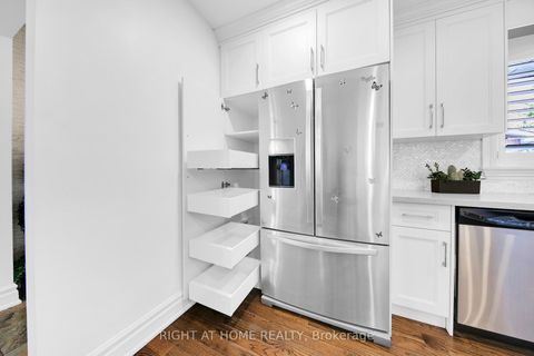 Photo 8 at 19 Wall Avenue, Pelmo Park W4, Toronto