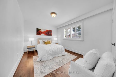Photo 19 at 19 Wall Avenue, Pelmo Park W4, Toronto