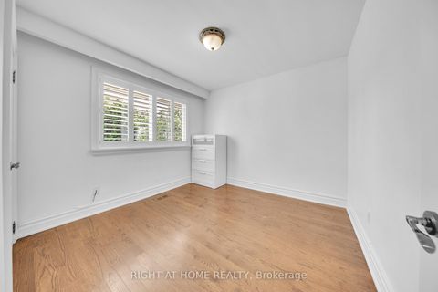 Photo 22 at 19 Wall Avenue, Pelmo Park W4, Toronto