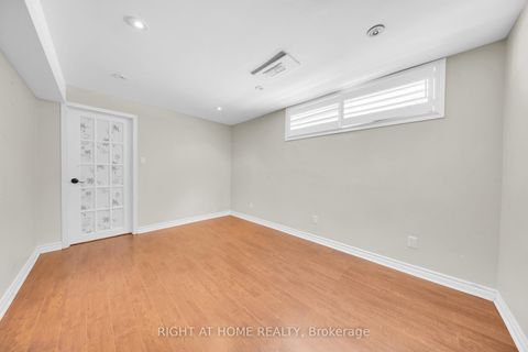Photo 32 at 19 Wall Avenue, Pelmo Park W4, Toronto
