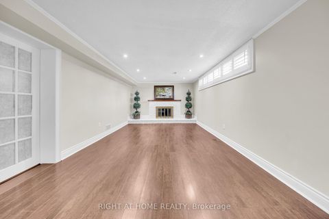 Photo 36 at 19 Wall Avenue, Pelmo Park W4, Toronto