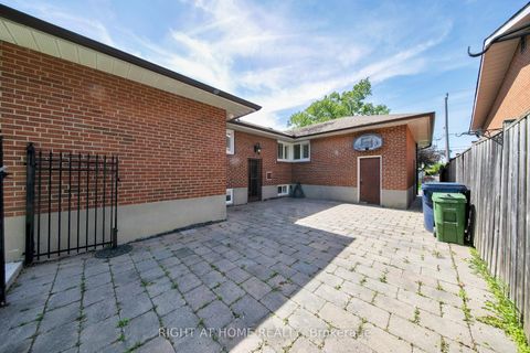 Photo 42 at 19 Wall Avenue, Pelmo Park W4, Toronto