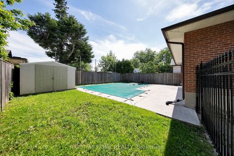 Photo 45 at 19 Wall Avenue, Pelmo Park W4, Toronto