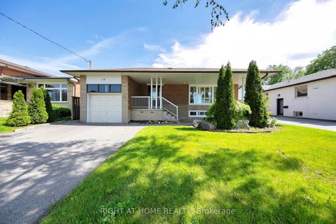 Photo 47 at 19 Wall Avenue, Pelmo Park W4, Toronto