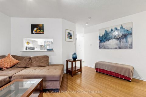 Photo 6 at 224 - 77 Maitland Place, North St. James Town, Toronto