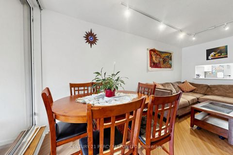 Photo 10 at 224 - 77 Maitland Place, North St. James Town, Toronto