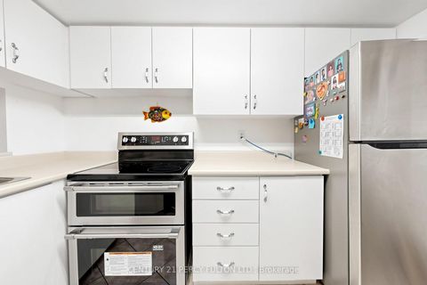 Photo 13 at 224 - 77 Maitland Place, North St. James Town, Toronto