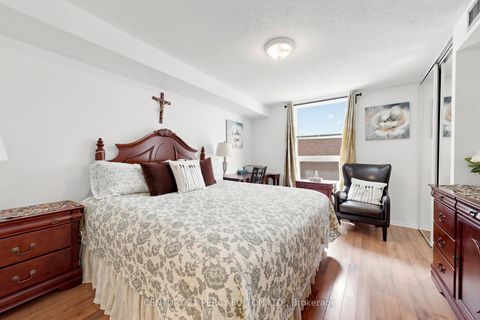 Photo 16 at 224 - 77 Maitland Place, North St. James Town, Toronto