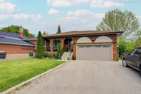 Photo 1 at 593A Scarlett Road N, Humber Heights, Toronto