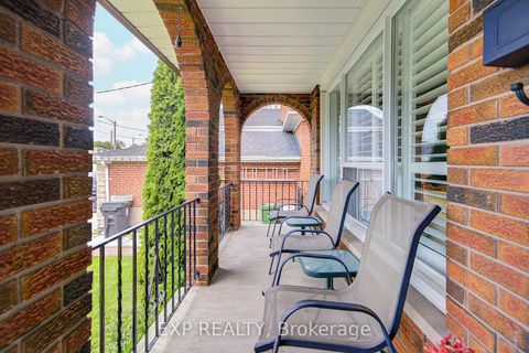 Photo 2 at 593A Scarlett Road N, Humber Heights, Toronto