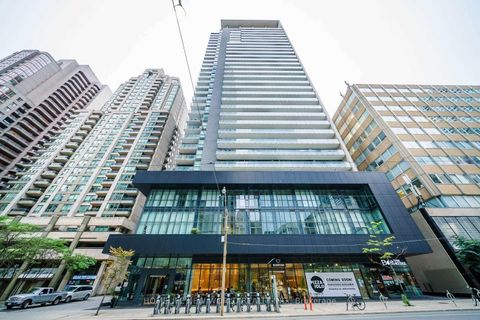 Photo 5 at 808 - 770 Bay Street, Bay Street Corridor, Toronto