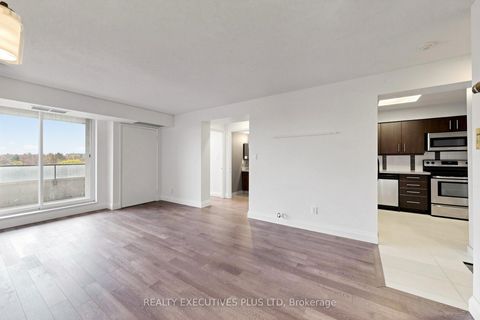Photo 9 at 604 - 18 Hillcrest Avenue, Willowdale East, Toronto