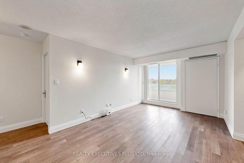 Photo 11 at 604 - 18 Hillcrest Avenue, Willowdale East, Toronto