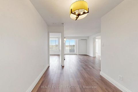 Photo 13 at 604 - 18 Hillcrest Avenue, Willowdale East, Toronto