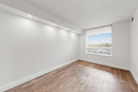 Photo 15 at 604 - 18 Hillcrest Avenue, Willowdale East, Toronto