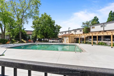 Photo 25 at 52 - 146 MILESTONE Crescent, Aurora Village, Aurora