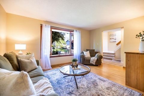 Photo 5 at 17 Gorsey Square, Malvern, Toronto