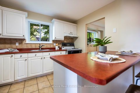 Photo 11 at 17 Gorsey Square, Malvern, Toronto