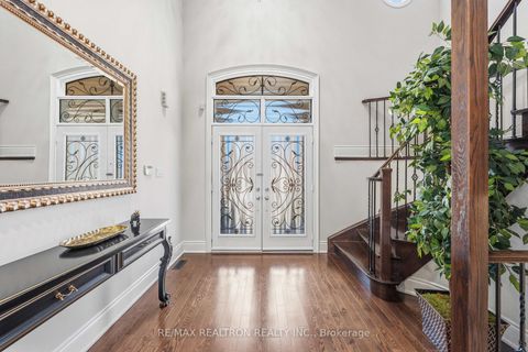 Photo 4 at 103 Sir Stevens Drive, Patterson, Vaughan