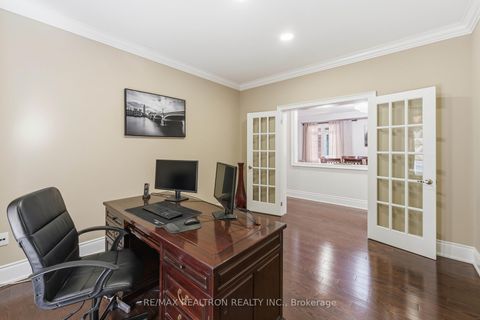 Photo 11 at 103 Sir Stevens Drive, Patterson, Vaughan