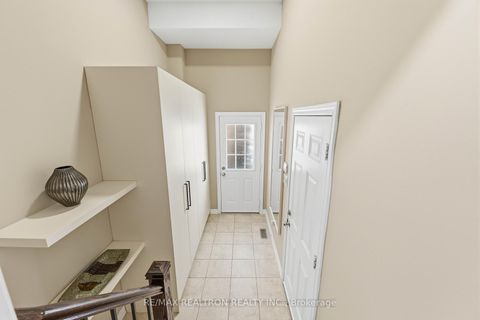 Photo 25 at 103 Sir Stevens Drive, Patterson, Vaughan
