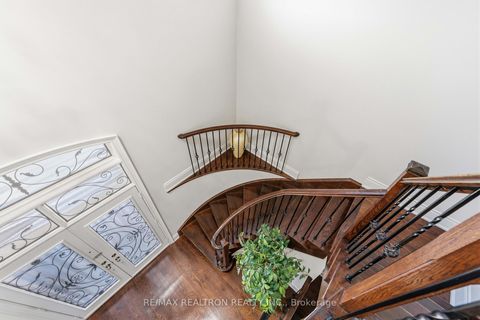 Photo 26 at 103 Sir Stevens Drive, Patterson, Vaughan