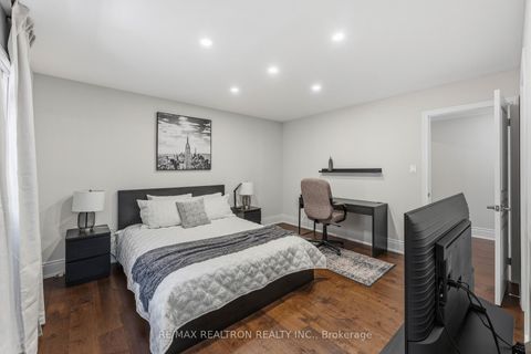 Photo 32 at 103 Sir Stevens Drive, Patterson, Vaughan