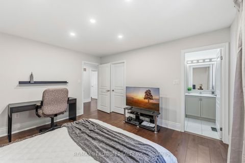 Photo 33 at 103 Sir Stevens Drive, Patterson, Vaughan