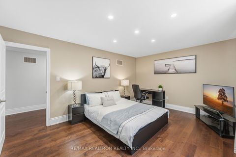 Photo 35 at 103 Sir Stevens Drive, Patterson, Vaughan