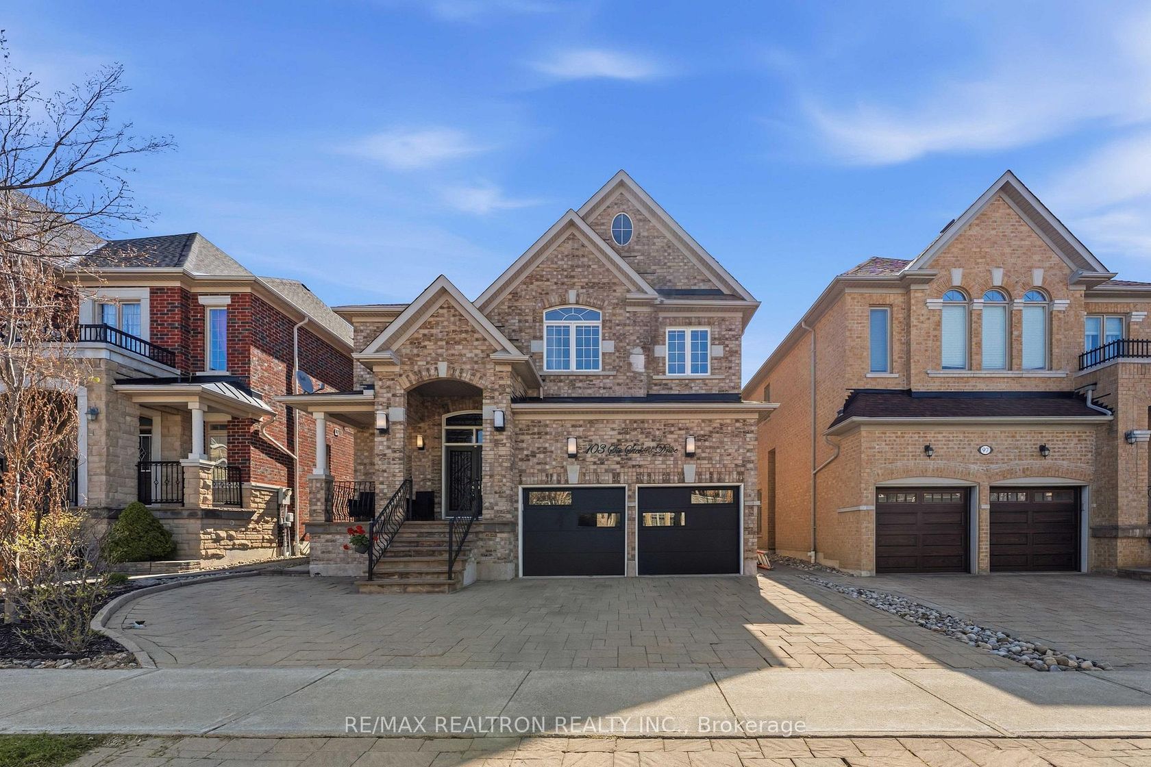 103 Sir Stevens Drive, Patterson, Vaughan photo number 2
