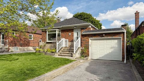 Photo 4 at 63 Flora Drive, Dorset Park, Toronto