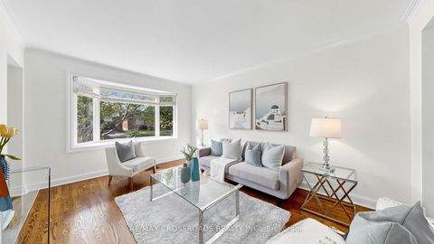 Photo 6 at 63 Flora Drive, Dorset Park, Toronto