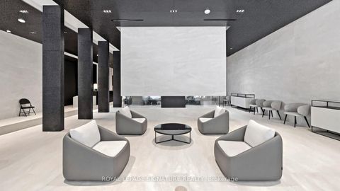 Photo 4 at 1011 - 2221 Yonge Street, Mount Pleasant West, Toronto