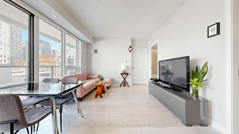 Photo 10 at 1011 - 2221 Yonge Street, Mount Pleasant West, Toronto