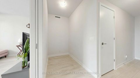 Photo 19 at 1011 - 2221 Yonge Street, Mount Pleasant West, Toronto