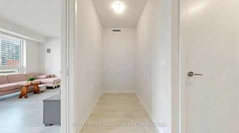 Photo 20 at 1011 - 2221 Yonge Street, Mount Pleasant West, Toronto