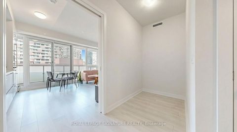 Photo 21 at 1011 - 2221 Yonge Street, Mount Pleasant West, Toronto