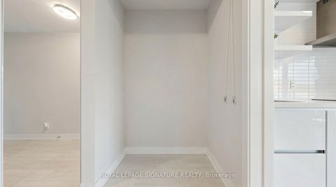 Photo 22 at 1011 - 2221 Yonge Street, Mount Pleasant West, Toronto