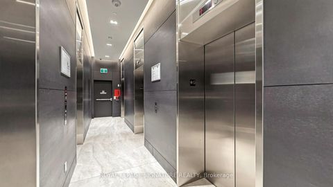 Photo 35 at 1011 - 2221 Yonge Street, Mount Pleasant West, Toronto