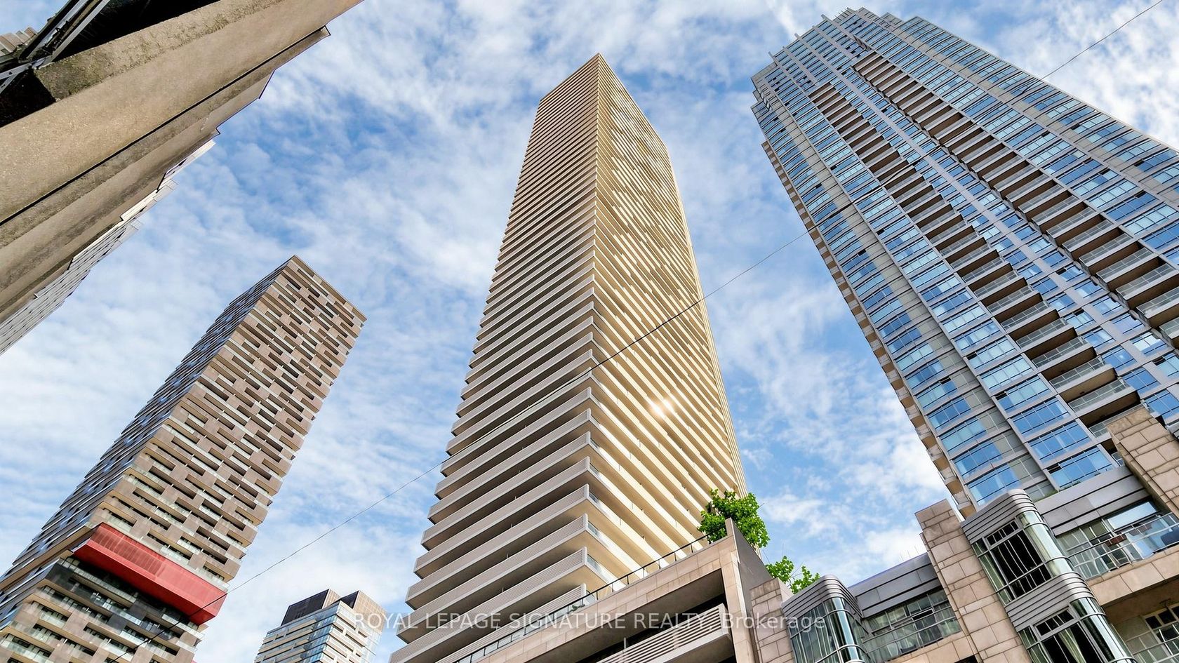 1011 - 2221 Yonge Street, Mount Pleasant West, Toronto 